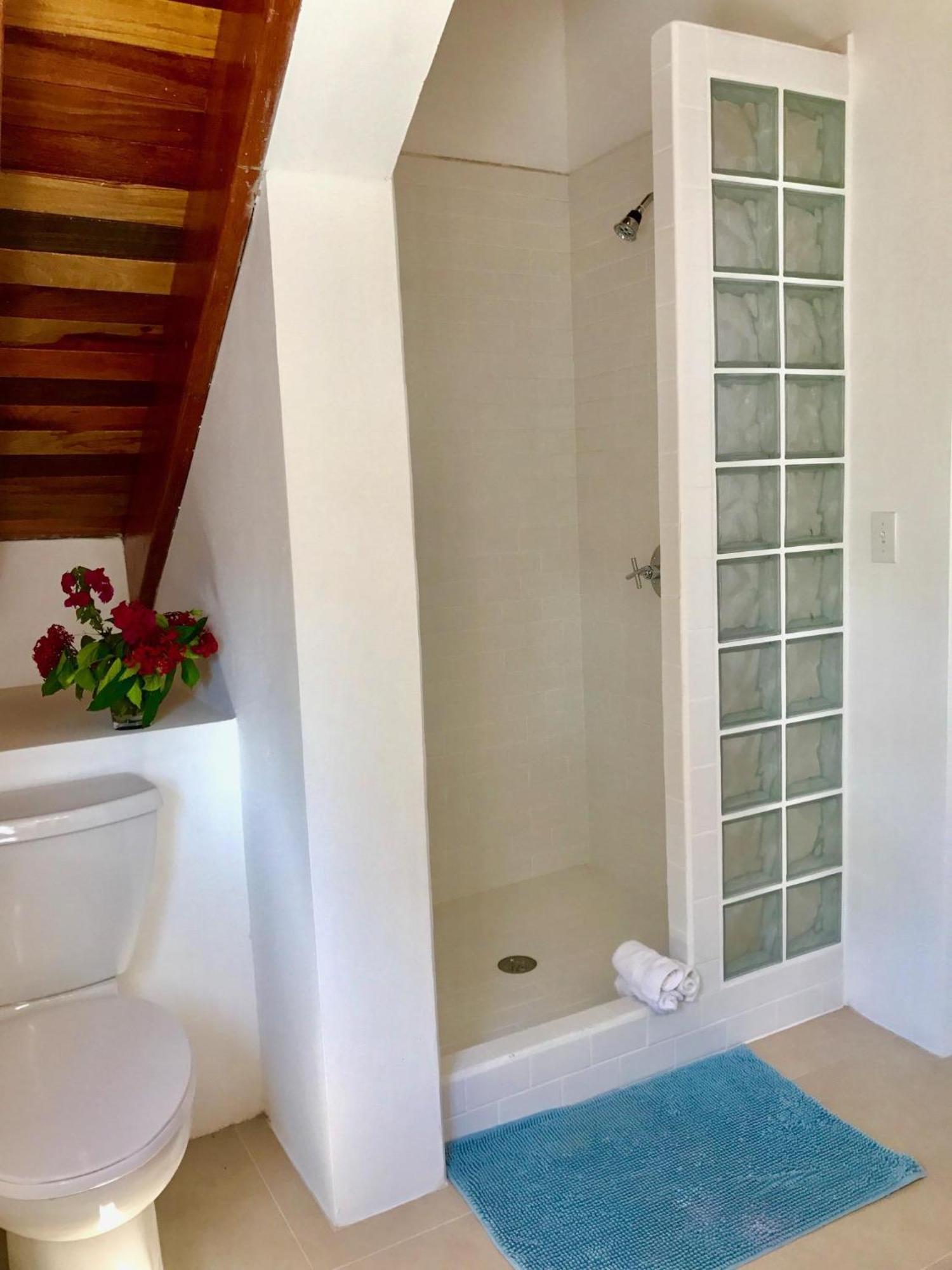 Velento Partial Ocean View Penthouse #7 Villa Caye Caulker Buitenkant foto